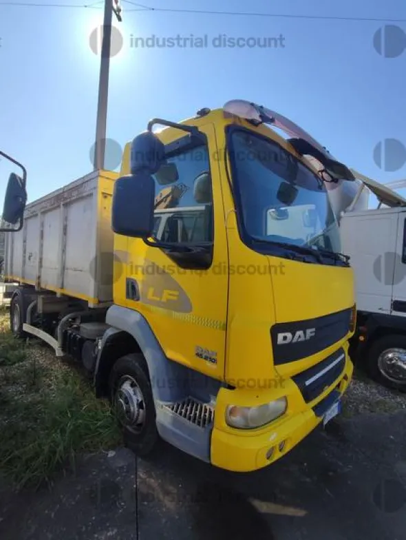 15#9387 Camion ribaltabile DAF LF45-210 rifiuti pericolosi