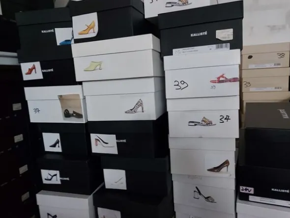 77#8119 Campionario capi d'abbigliamento e scarpe