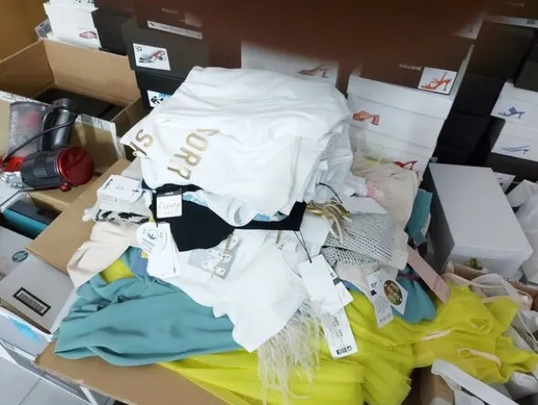 77#8119 Campionario capi d'abbigliamento e scarpe