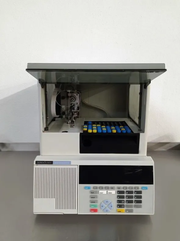 CAMPIONATORE AUTOMATICO PER HPLC PERKIN ELMER (COMP-28)