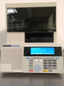 CAMPIONATORE AUTOMATICO PER HPLC PERKIN ELMER (COMP-28)