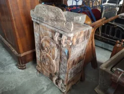 8#9425 Canoa Borneo e Armadietto con Sculture Timor