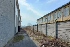 #14897 Capannone a magazzino e corte privata