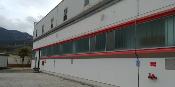 Capannone a Popoli (PE) Via per Vittorito