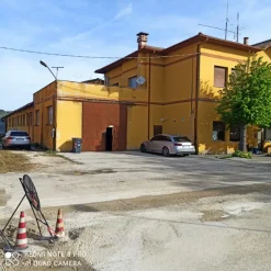 capannone 3 archi con 2 appartamenti