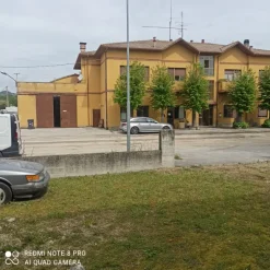 capannone 3 archi con 2 appartamenti