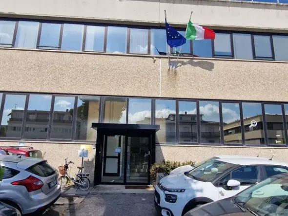 #2536291 Capannone a REDDITO locato a Istituto pubblico con Laboratorio e Autofficina