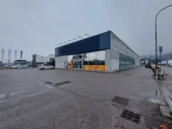 #19578 Capannone a reddito per investimento