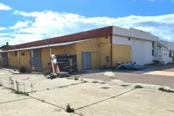 #25835 Capannone commerciale con ampio piazzale