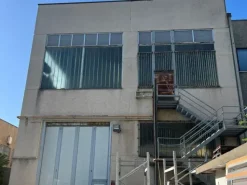 #2638154 Capannone completamente ristrutturato con uffici e area esterna