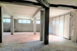 #14679 Capannone con aree urbane e parcheggio