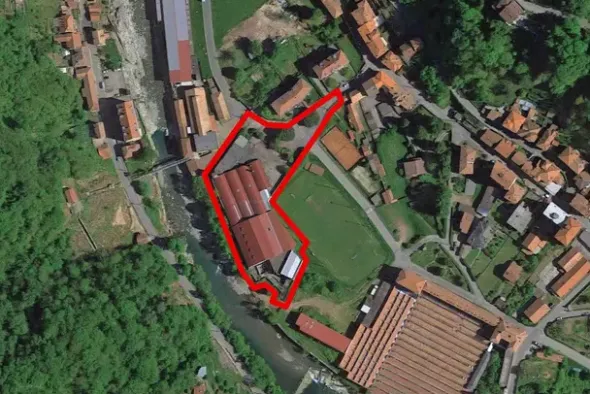 #14679 Capannone con aree urbane e parcheggio
