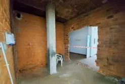 #14679 Capannone con aree urbane e parcheggio