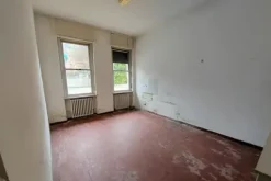 #14679 Capannone con aree urbane e parcheggio