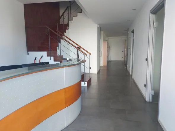 #18665 Capannone con uffici e area scoperta esclusiva