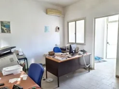#2536610 Capannone con uffici e corte