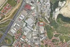 #25734 Capannone con uffici e corte esterna - Proprietà superficiaria