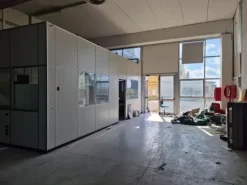 #25734 Capannone con uffici e corte esterna - Proprietà superficiaria
