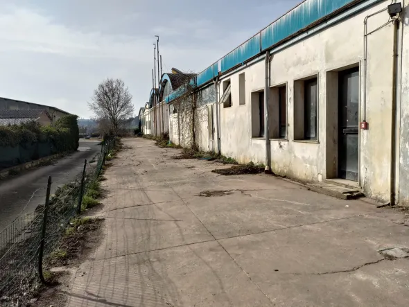 CAPANNONE INDUSTRIALE A 6 KM DALL'A1 USCITA VALDICHIANA