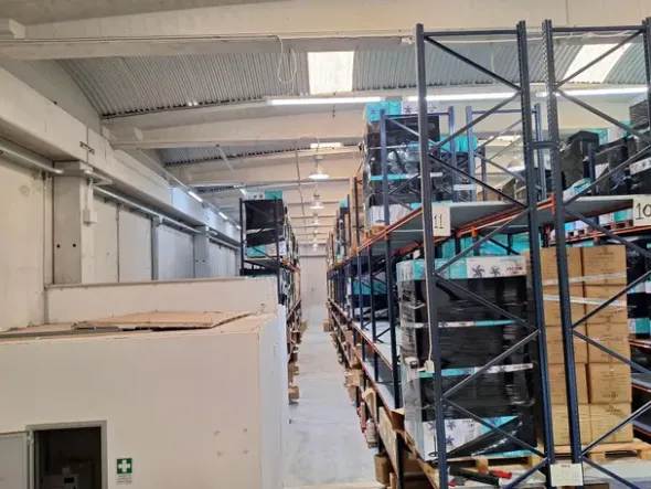 #2638611 Capannone industriale/commerciale fronte strada – altissima visibilità