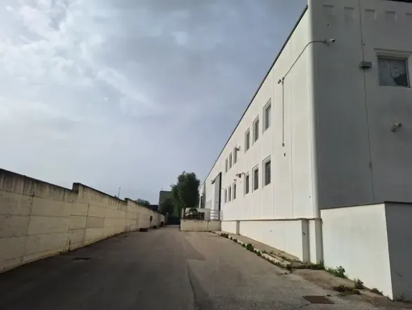 #2638611 Capannone industriale/commerciale fronte strada – altissima visibilità