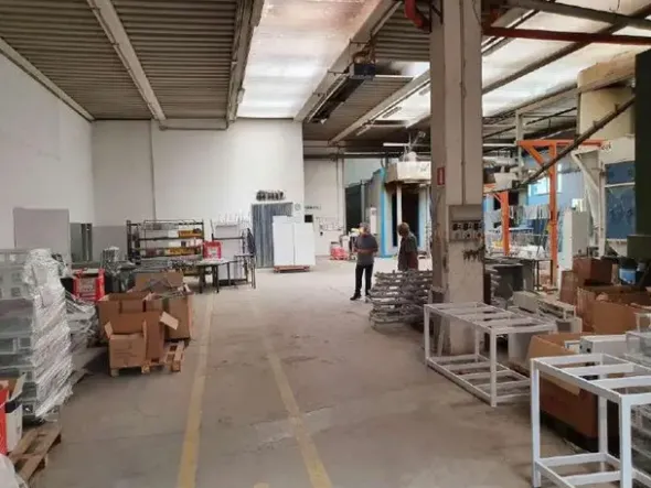 #2640071 Capannone industriale con ampia corte pertinenziale