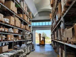 #2640071 Capannone industriale con ampia corte pertinenziale