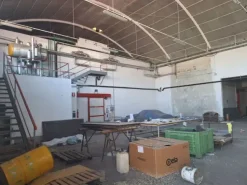 #2537115 Capannone industriale con ampia corte