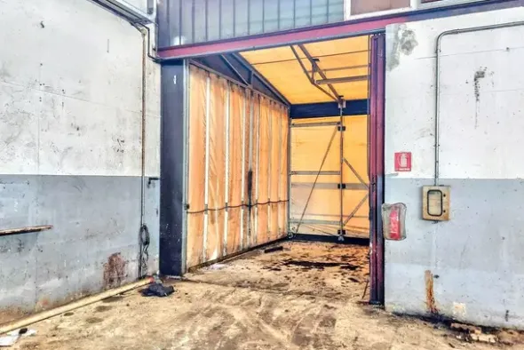 #25490 Capannone industriale con area esterna di pertinenza