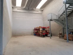 #7054 Capannone industriale con area esterna