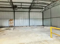 #22832 Capannone industriale con due unità residenziali