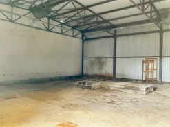 #22832 Capannone industriale con due unità residenziali