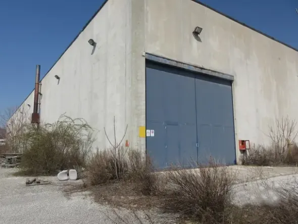 #16042 Capannone industriale con uffici e camera bianca