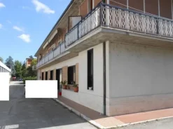 #15141 Capannone industriale con uffici e appartamenti