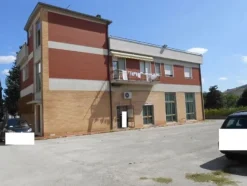 #15141 Capannone industriale con uffici e appartamenti