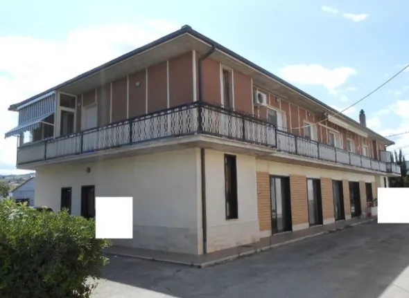 #15141 Capannone industriale con uffici e appartamenti