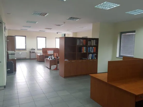 Capannone industriale con una superficie 1337m2 Slupsk