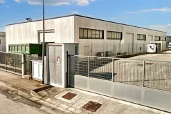 #24640 Capannone magazzini e cortile da frazionare
