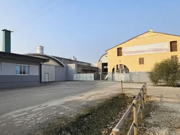 #23387 Capannone produttivo in zona commerciale/produttiva