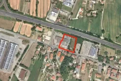 #8895 Capannone showroom con palestra e area edificabile