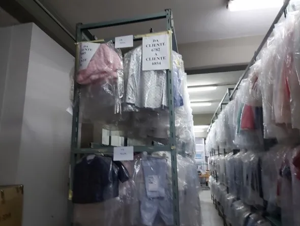 178#7915 Capi di abbigliamento da bimbo e tessuti