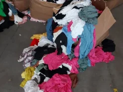 2#8129 Capi di abbigliamento e arredo da negozio