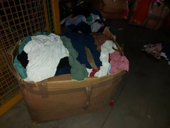 2#8129 Capi di abbigliamento e arredo da negozio