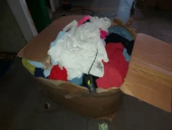 2#8129 Capi di abbigliamento e arredo da negozio