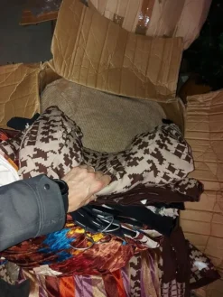 2#8129 Capi di abbigliamento e arredo da negozio