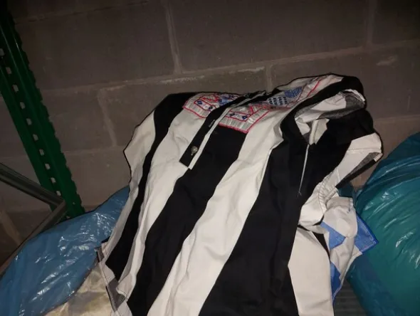 2#8129 Capi di abbigliamento e arredo da negozio