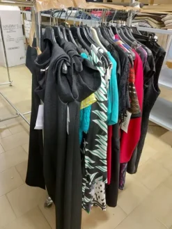 1#8071 Capi di abbigliamento e calzature