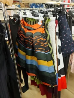 1#8071 Capi di abbigliamento e calzature