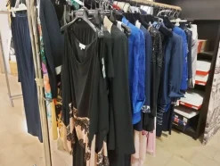 1#8071 Capi di abbigliamento e calzature