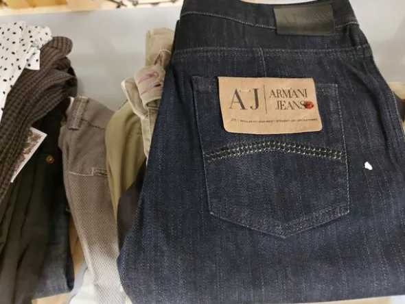 1#8071 Capi di abbigliamento e calzature